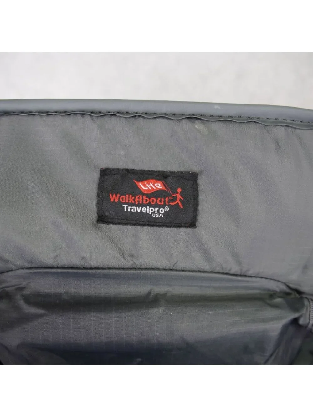 Travelpro WalkAbout Lite Rolling Tote 6413-14 Black 16” x 14” x 9” Working good